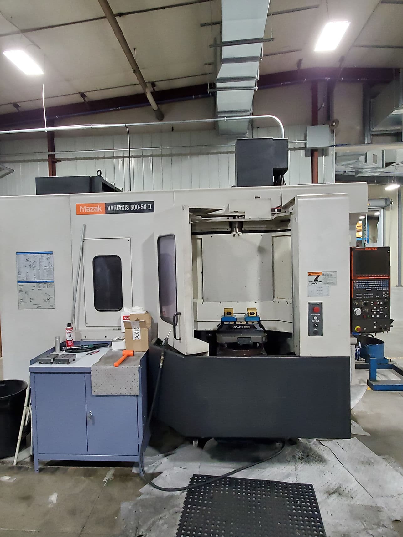 Midwest Machine & Tool factory - Mazak Variaxis 500-5xII